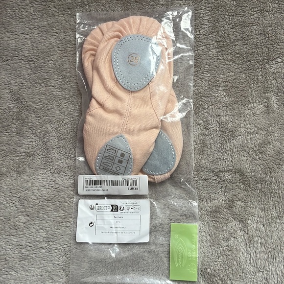 ‼️NWT - Kids Ballet Flat Shoes - Picture 2 of 3